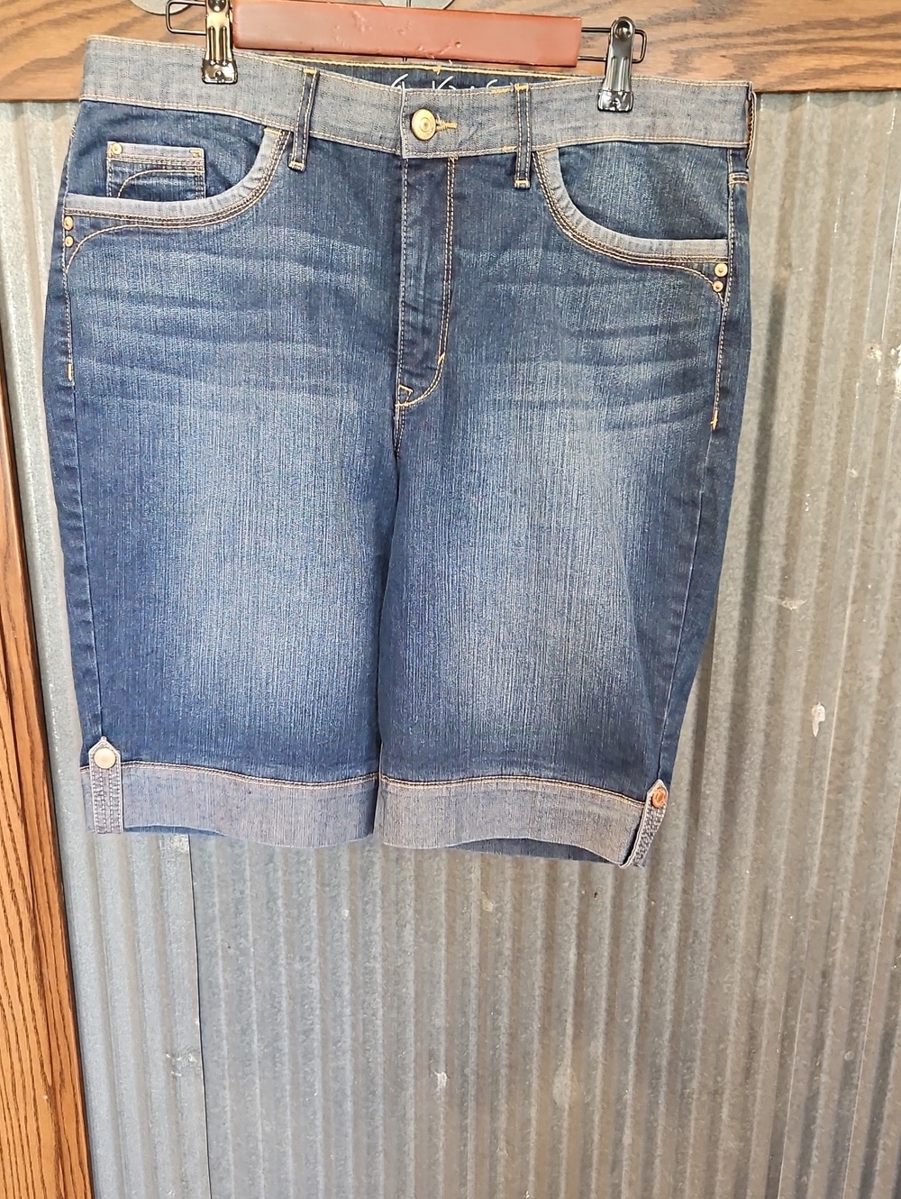 Gloria Vanderbilt Dark Blue Denim Shorts with Gold Stitching